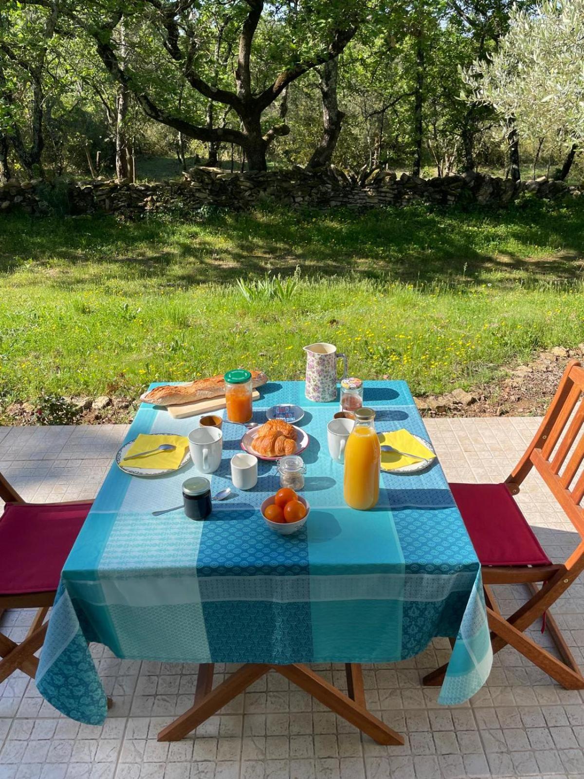 Les Marguerites Bed and Breakfast Vers Pont du Gard Εξωτερικό φωτογραφία